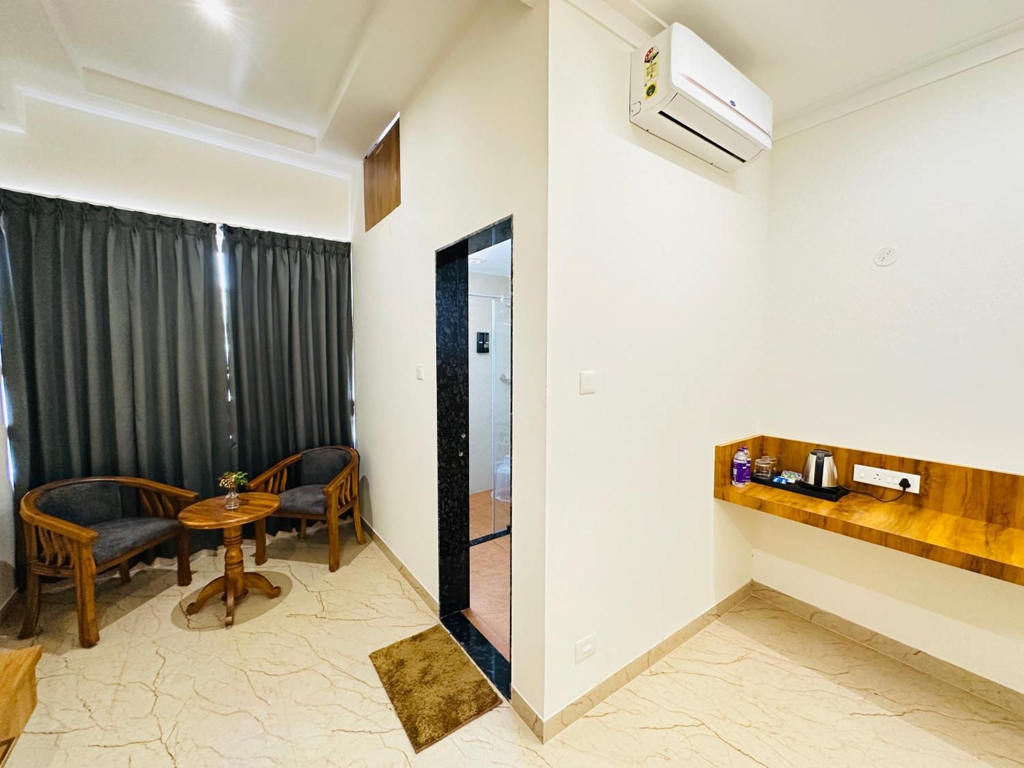 Shambhavi Hotel And Convention Centre ウドゥピ エクステリア 写真